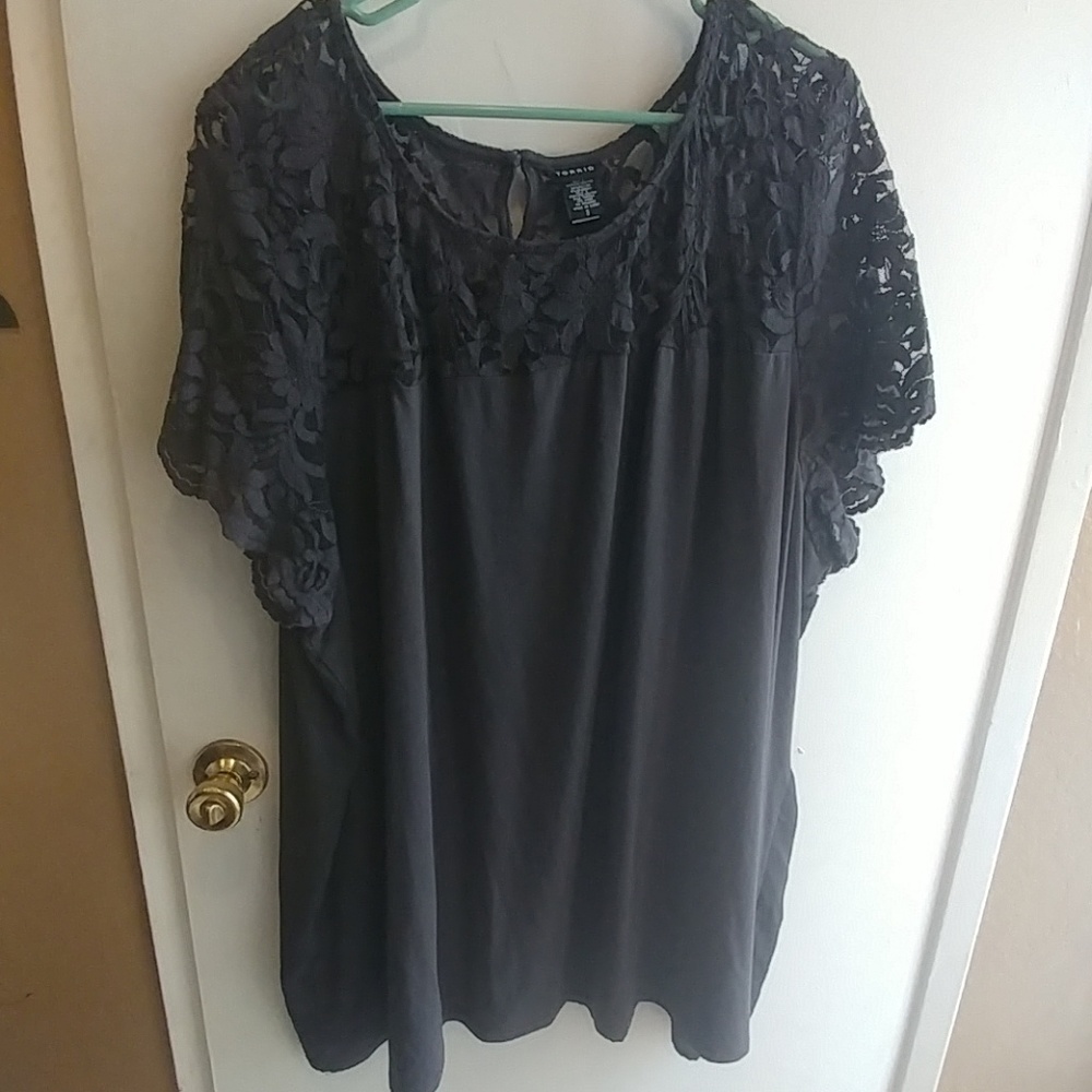 Gray torrid floral lace blouse